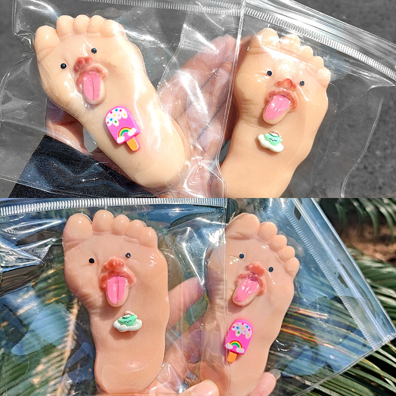 Whimsical Tongue Out Foot Resi - Resin Art Table Top ulasan dan harga